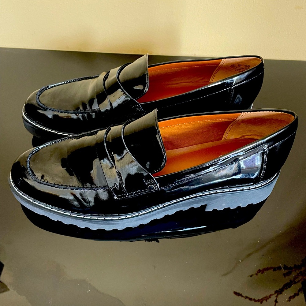 Loafers Franco Sarto black patent NWOT size 9.5